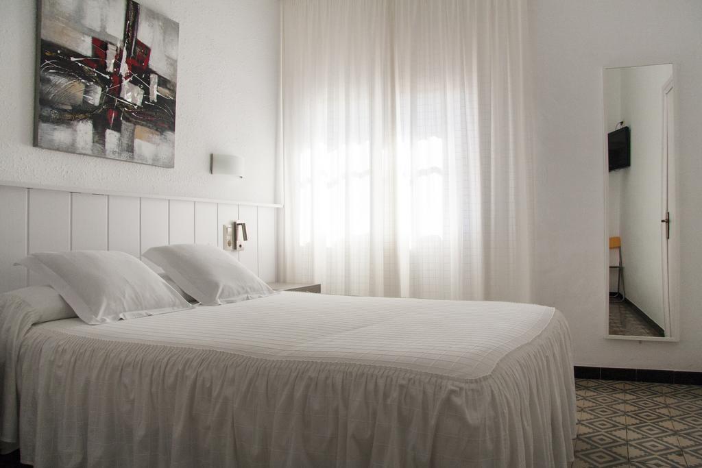 Hostal La Florida Llanca Bilik gambar